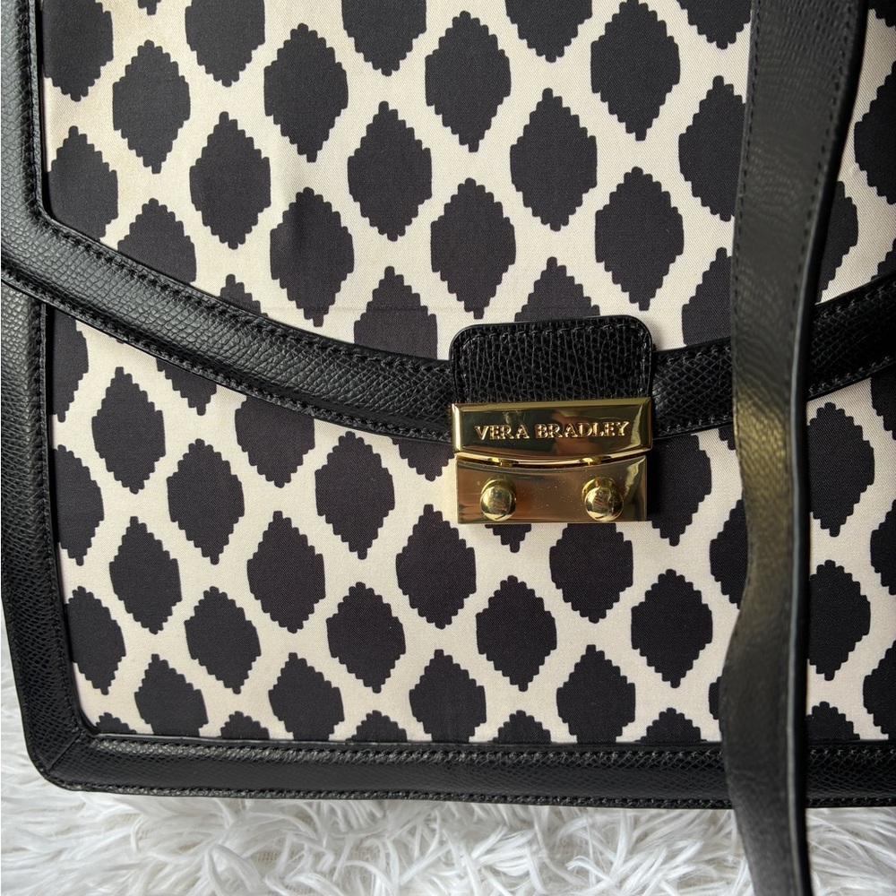 Vera Bradley Changed it Up Crossbody Ikat Spot 🖤 - Picture 5 of 14